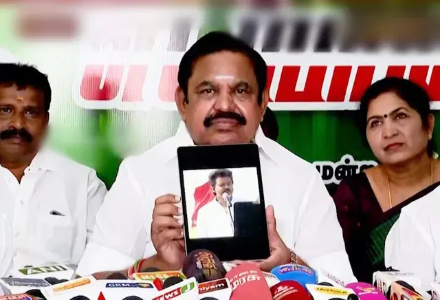 “கரூர் சம்பவத்துக்குப் பிறகு 72 நாட்கள் வீட்டிலேயே இருந்த விஜய்!” – இபிஎஸ்!