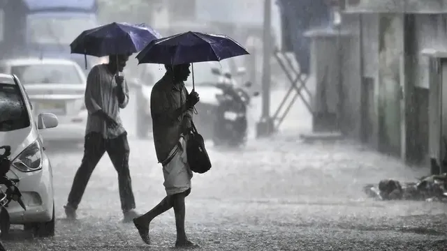 தமிழகத்தில் 22 மாவட்டங்களில் மாலை 4 மணி வரை மழைக்கு வாய்ப்பு!