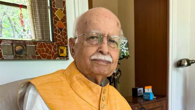 நுரையீரல் தொற்று: 98 வயதான அத்வானி டெல்லி அப்போலோ மருத்துவமனையில் அனுமதி!