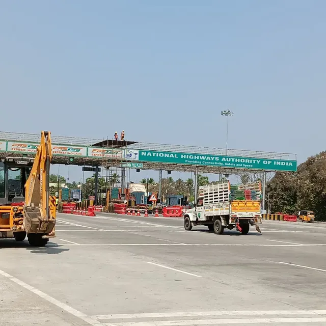 உத்தண்டி, கோவளம் சுங்கச்சாவடிகளில் மேலும் 2 ஆண்டுகள் கட்டணம் வசூலிக்கத் திட்டம்!