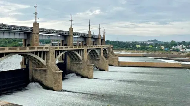 மேட்டூர் அணையில் நீர் திறப்பு 10,000 கனஅடியாகக் குறைப்பு; விவசாயிகள் கவலை!