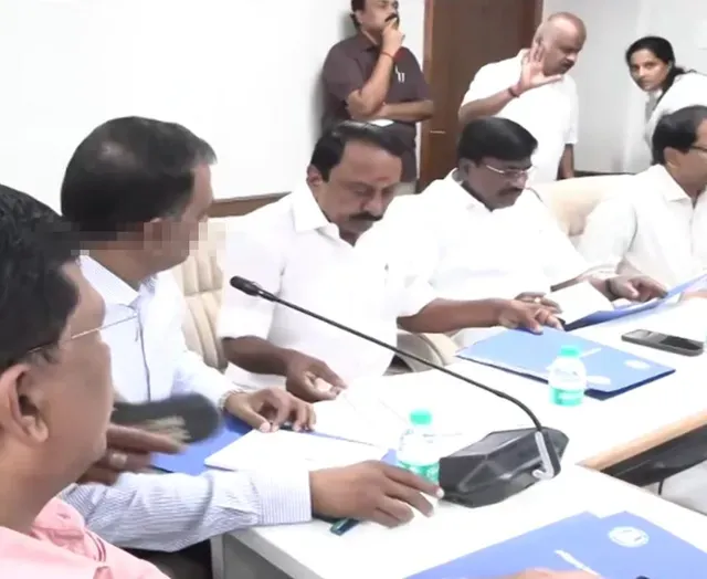 வடகிழக்கு பருவமழை முன்னெச்சரிக்கை நடவடிக்கைகள் தீவிரம்: அமைச்சர் செங்கோட்டையன் விளக்கம்!