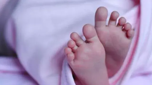 மும்பையில் 6-வது மாடியில் இருந்து விழுந்து ஒன்றரை வயது குழந்தை பலி: 10 வயது சிறுமியிடம் விசாரணை!