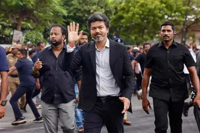 தீபாவளிக்கு அனைத்து ரேஷன் அட்டைதாரர்களுக்கும் இலவச மளிகைத் தொகுப்பா? முதல்வர் விஜய் ஆலோசனை!