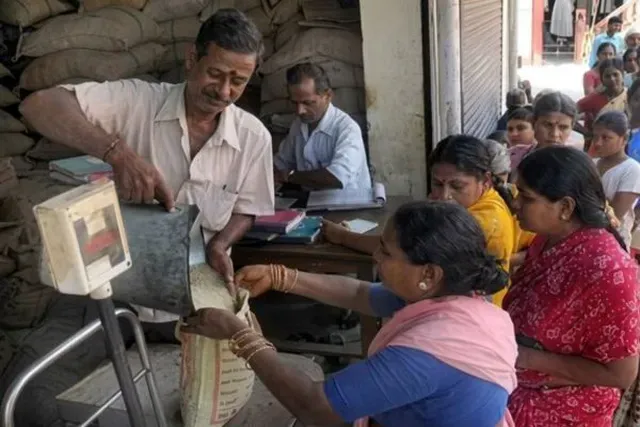 இனி எந்த மாநிலத்திலும் ரேஷன் பொருட்கள் வாங்கலாம்! புதிய கார்டு தேவையில்லை!