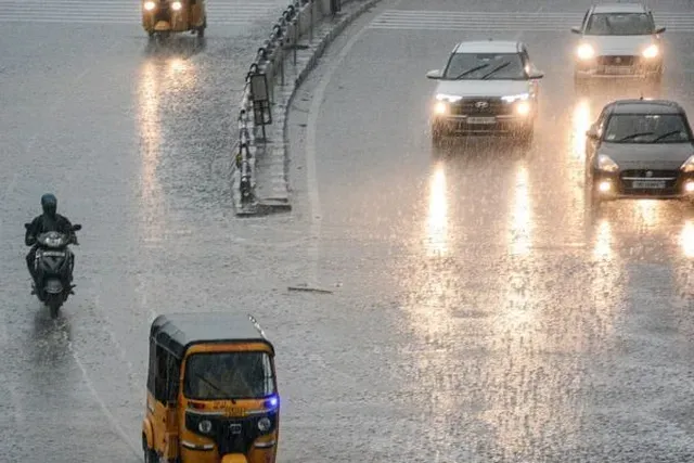 தமிழகத்தில் 3 மாவட்டங்களுக்கு ரெட் அலர்ட்! 14 மாவட்டங்களில் மிக கனமழைக்கு வாய்ப்பு!