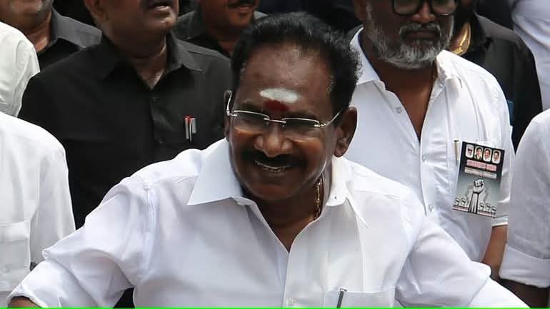 “அமைச்சருக்கு நோபல் பரிசே கொடுக்கலாம்!” – ராஜீவுக்கு செல்லூர் ராஜூ நக்கல்..