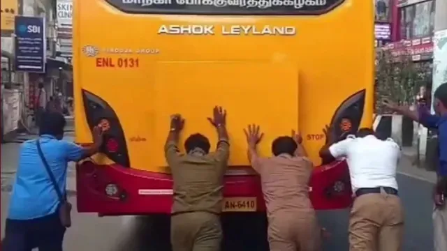 தொடங்கிய சில நாட்களிலேயே பழுதான ‘வெற்றி பயணம்’ பேருந்து! சென்னையில் பரபரப்பு!