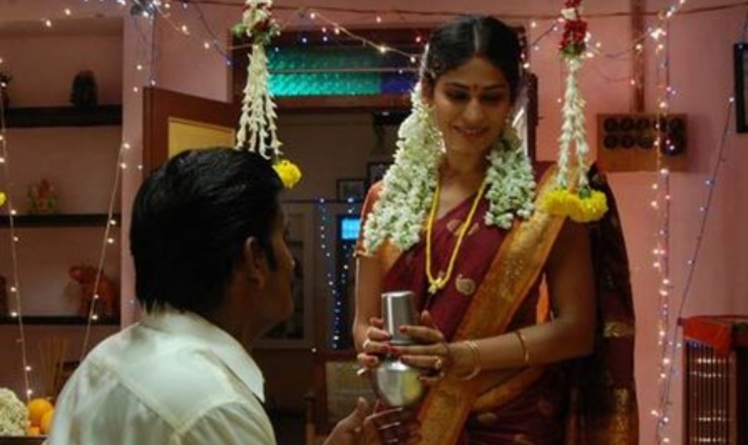 முதலிரவில் பால் பழம் கொடுப்பது எதற்காக தெரியுமா?.. இதோ அதற்கான விளக்கம்..!!