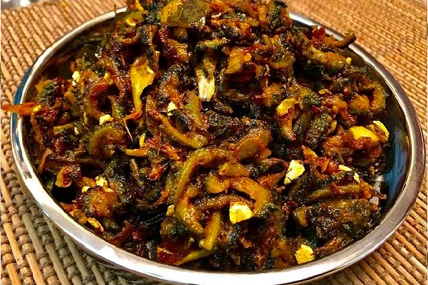 பாகற்காயை எப்படி கசப்பில்லாமல் வறுவல் செய்யலாம் தெரியுமா?..