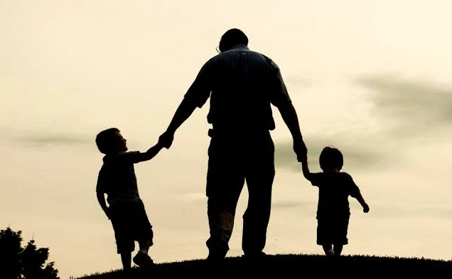 “அப்பா” மூடி மறைப்பதில் மன்னன்.. எப்படி தெரியுமா?.. படித்ததில் பிடித்த வரிகள்..!!