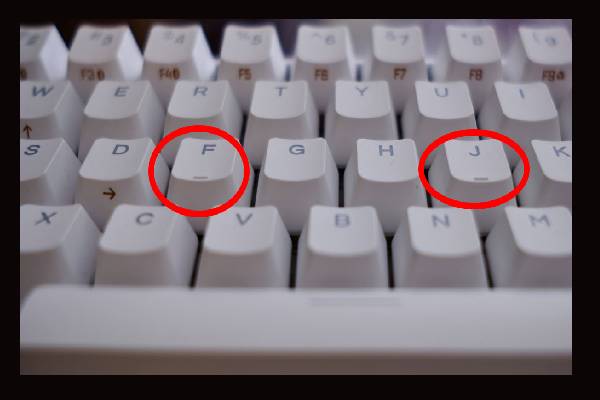 Computer Keyboard-இல் உள்ள F மற்றும் J-யில் மட்டும் கோடு இருப்பது ஏன்?.. தெரிஞ்சுக்கோங்க..!!