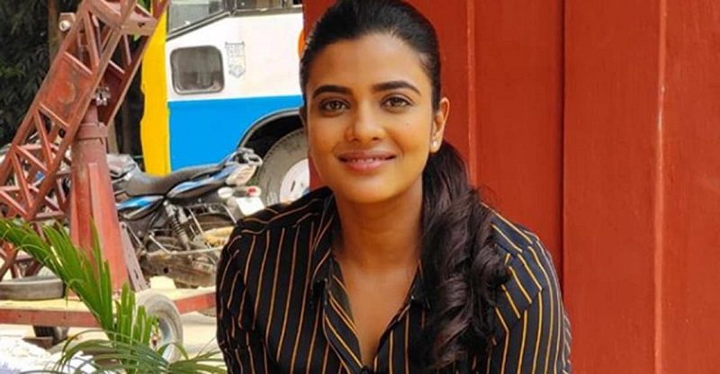 VIDEO: ஐஸ்வர்யா ராஜேஷ் செய்த உதவி, குவியும் பாராட்டு..!!