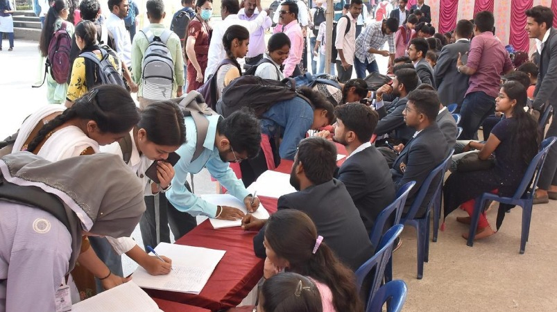 ரூ.35,400 சம்பளம்.. 2,570 பணியிடங்கள்.. Diploma, B.E, B.Tech தேர்ச்சி போதும்..!! உடனே அப்ளை பண்ணுங்க..!!