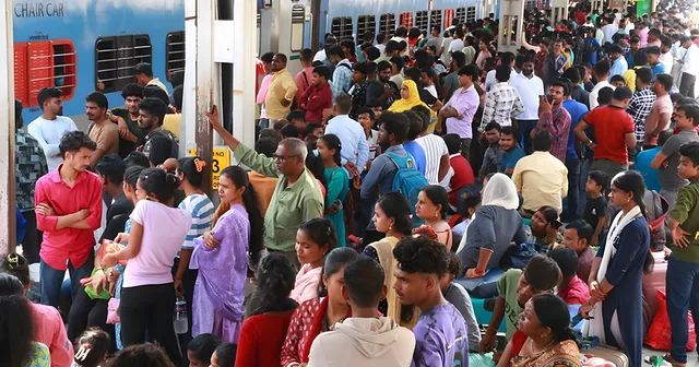 சொந்த ஊருக்கு சாரை சாரையாக கிளம்பிய தொழிலாளர்கள்..!!
