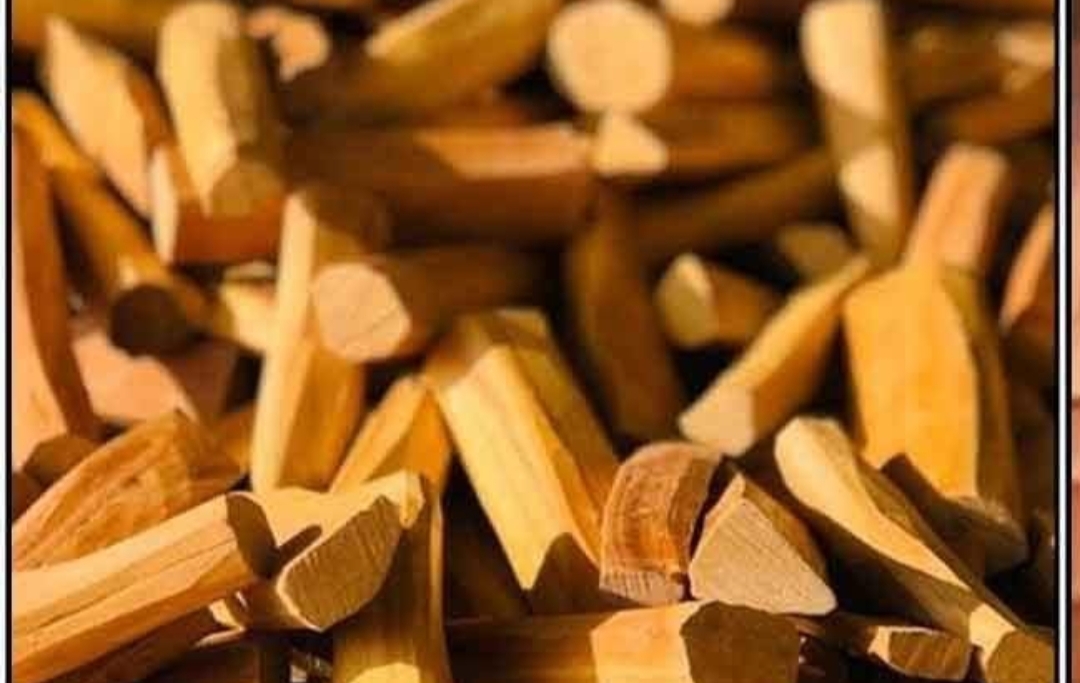 இந்த 1 பொருளை வாங்கி பூஜை அறையில் தினம்தோறும் பயன்படுத்தி வர, தங்கம் தானாக வந்து சேரும்..!!