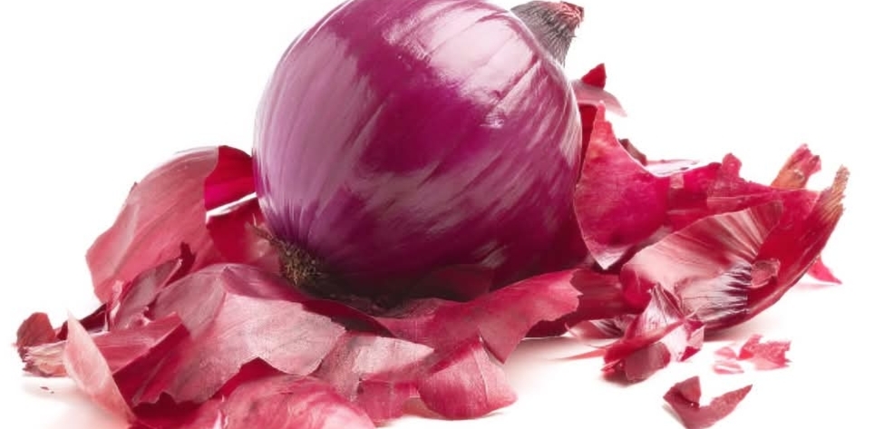 இது தெரிந்தால் இனி வெங்காயத் தோலை தூக்கி போடவே மாட்டீங்க..!!