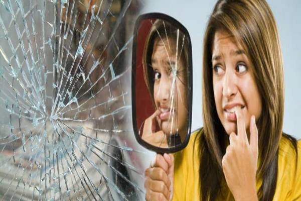 வீட்டில் நிம்மதி நிலைக்கணுமா?.. இந்த பொருட்களை தவறியும் வீட்டில் வைக்காதீர்கள்..!!