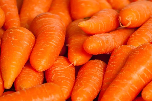 எடையை மின்னல் வேகத்தில் குறைக்கணுமா?.. அப்போ இத தினமும் வாயில் கடித்து மென்றுக்கோங்க!..