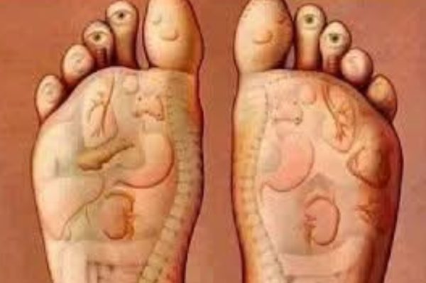 சீனரின் அக்குபஞ்சர் சிகிச்சை மருந்தில்லா மருத்துவம்..!!