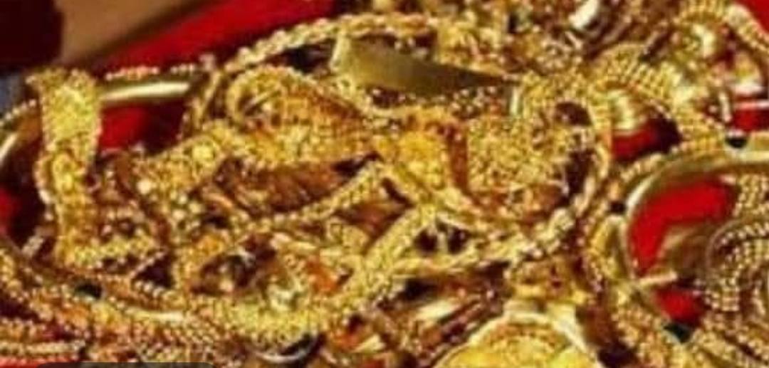 தங்கத்தை ஏன் பிங்க் பேப்பரில் பொதிந்து கொடுக்கிறார்கள் தெரியுமா..??