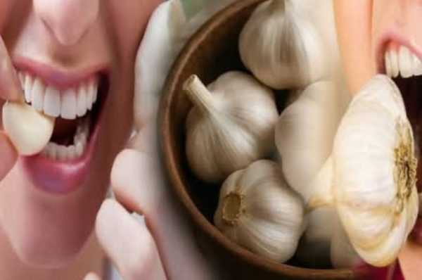 பூண்டை பச்சையாக மென்று சாப்பிட்டால் என்ன நடக்கும்..?? 30 நாட்கள் முயற்சி..!!