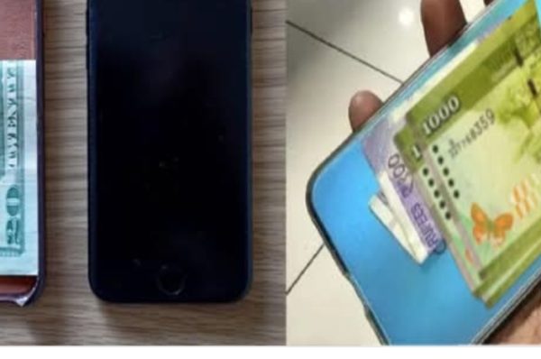 செல்போன் கவரில் பணம் வைப்பவரா நீங்கள் ஜாக்கிரதை ஆபத்து பற்றி தெரியுமா..??