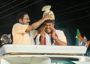 அமமுக வேட்பாளர் அலுவலகத்தில் இருந்து ரூ.20 லட்சம் பறிமுதல்..!!