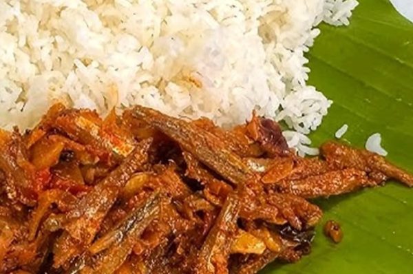 நெத்திலி கருவாடு தொக்கு இதை போட்டு செய்து பாருங்க..!! சுவை அட்டகாசம்..!!