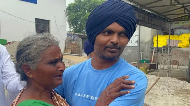 23 ஆண்டுகளுக்கு பிறகு மீட்கப்பட்ட மகன்: பஞ்சாபில் கொத்தடிமையாக சிக்கியவரை போராடி மீட்ட தாய்..!!