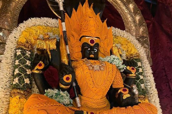 ஆடி வெள்ளியில் தவிர்க்க வேண்டிய பொருட்கள் மற்றும் வழிபாட்டு முறைகள்: ஆன்மீக நம்பிக்கைகள் கூறுவது என்ன?..